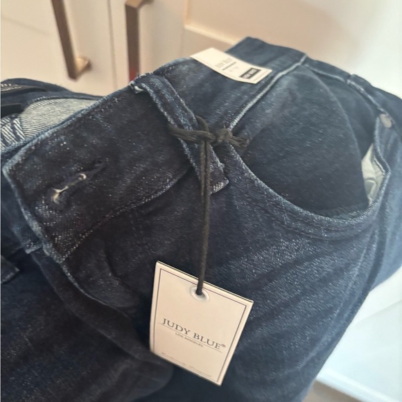 Judy Blue Slim Straight Jeans Women's 16W Medium Wash Denim Stretch Pockets NWT - Picture 4 of 5